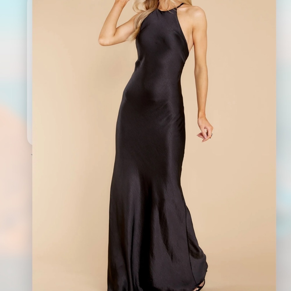 She's Famous Black Maxi Dress - Picture 5 of 8